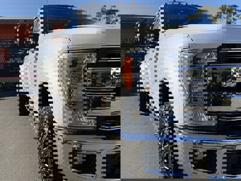 Used 2017 Ford F350 Lariat w/ FX4 Off-Road Package image 33