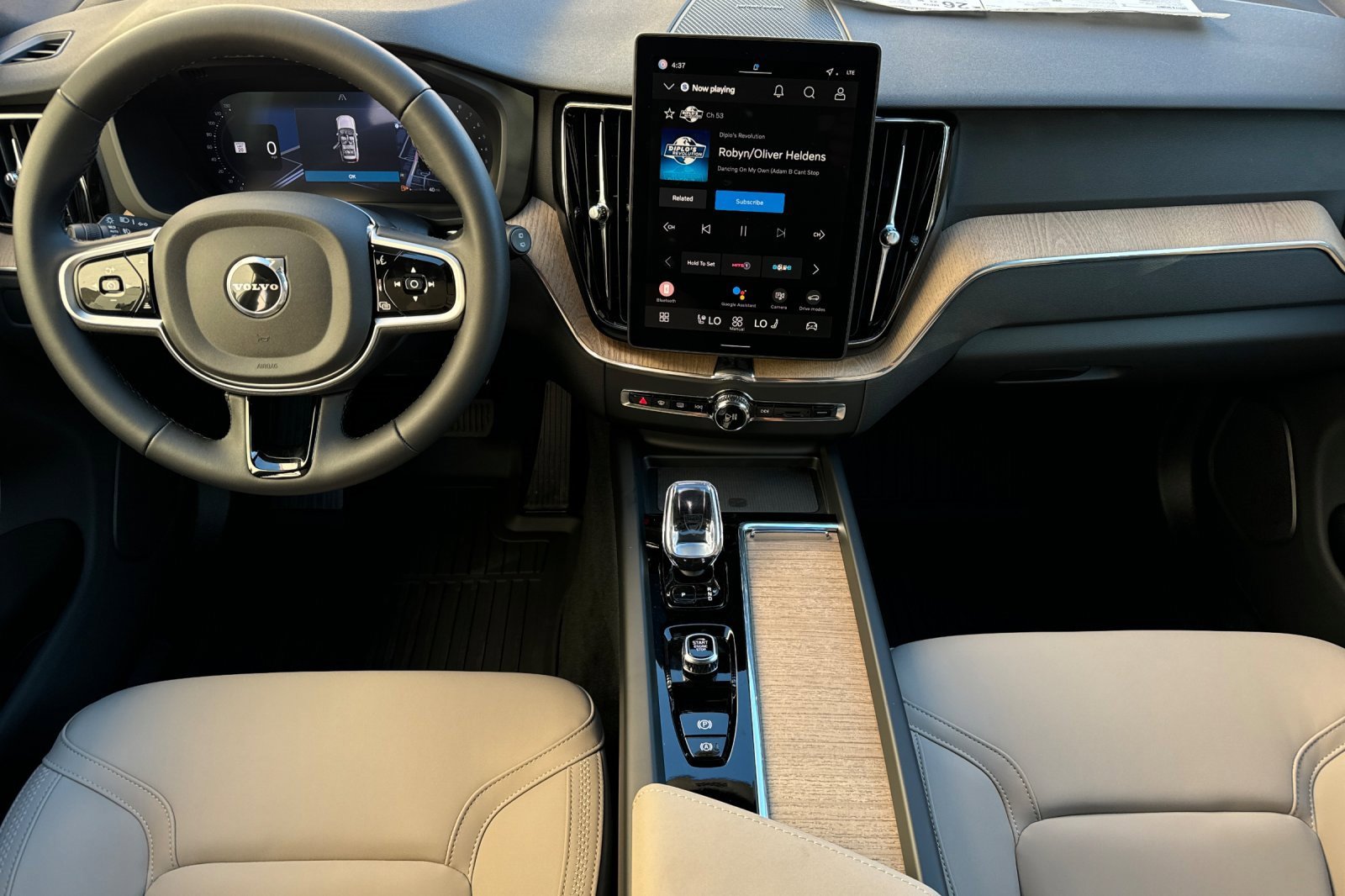 New 2026 Volvo XC60 B5 Plus w/ Climate Package image 12