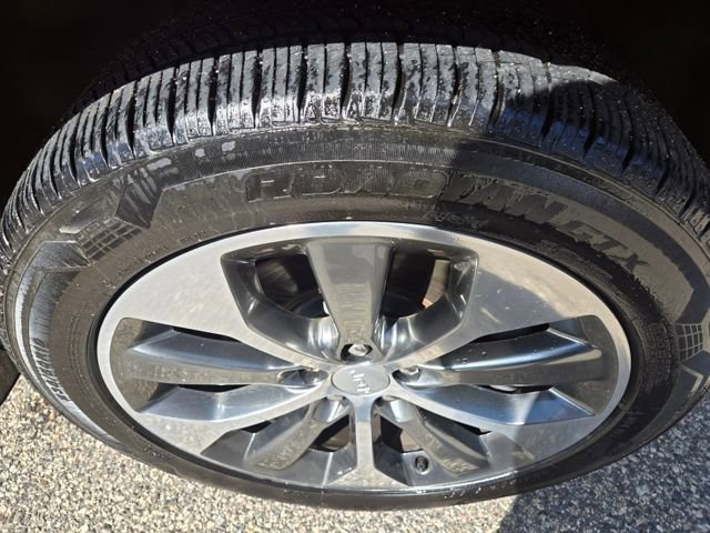 Used 2019 Jeep Cherokee Overland AWD/4WD image 9