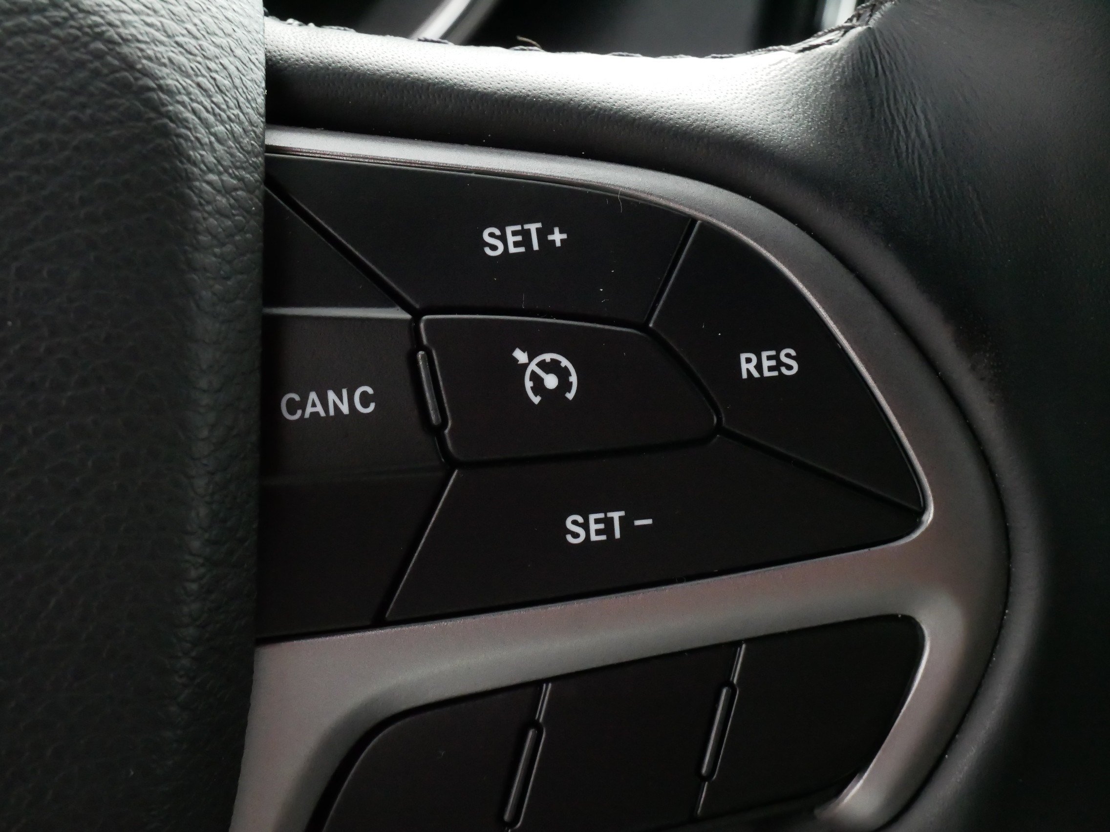Used 2022 Jeep Grand Cherokee Laredo X AWD/4WD image 26