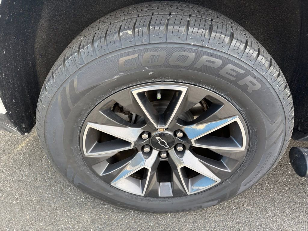 Used 2021 Chevrolet Tahoe Z71 w/ Rear Media and Nav Package image 6