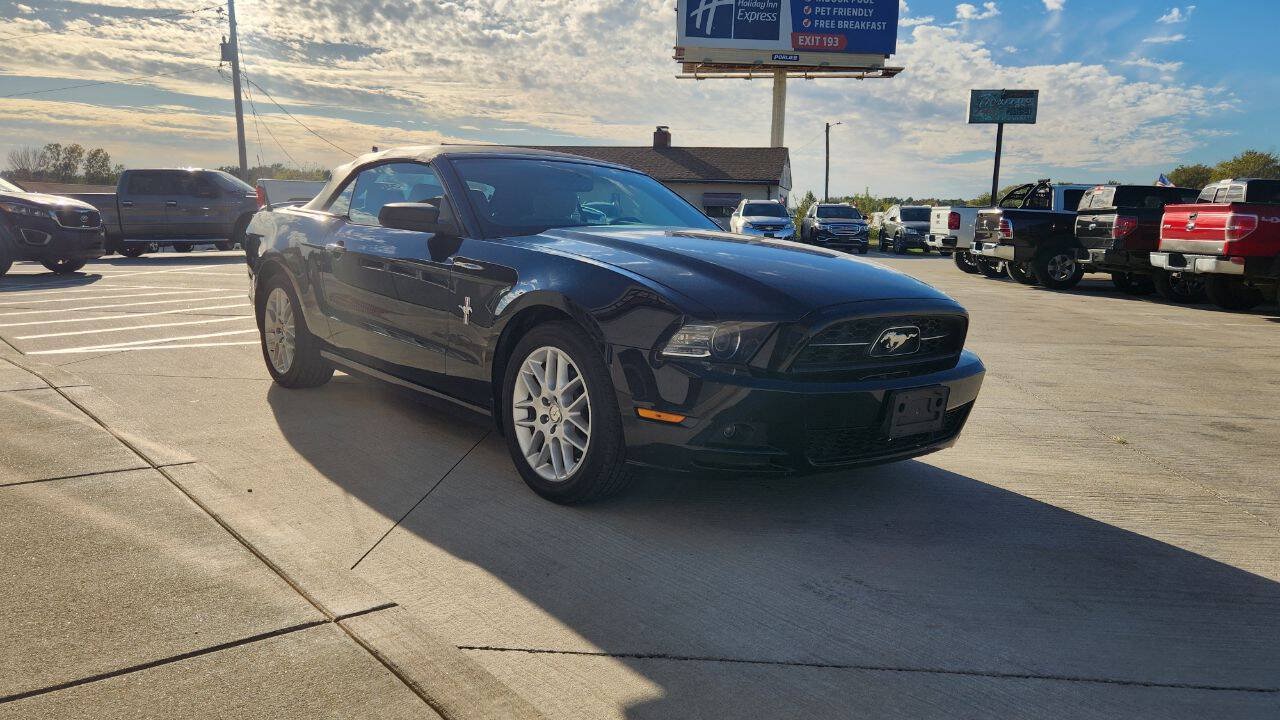 Used 2013 Ford Mustang Premium RWD image 8