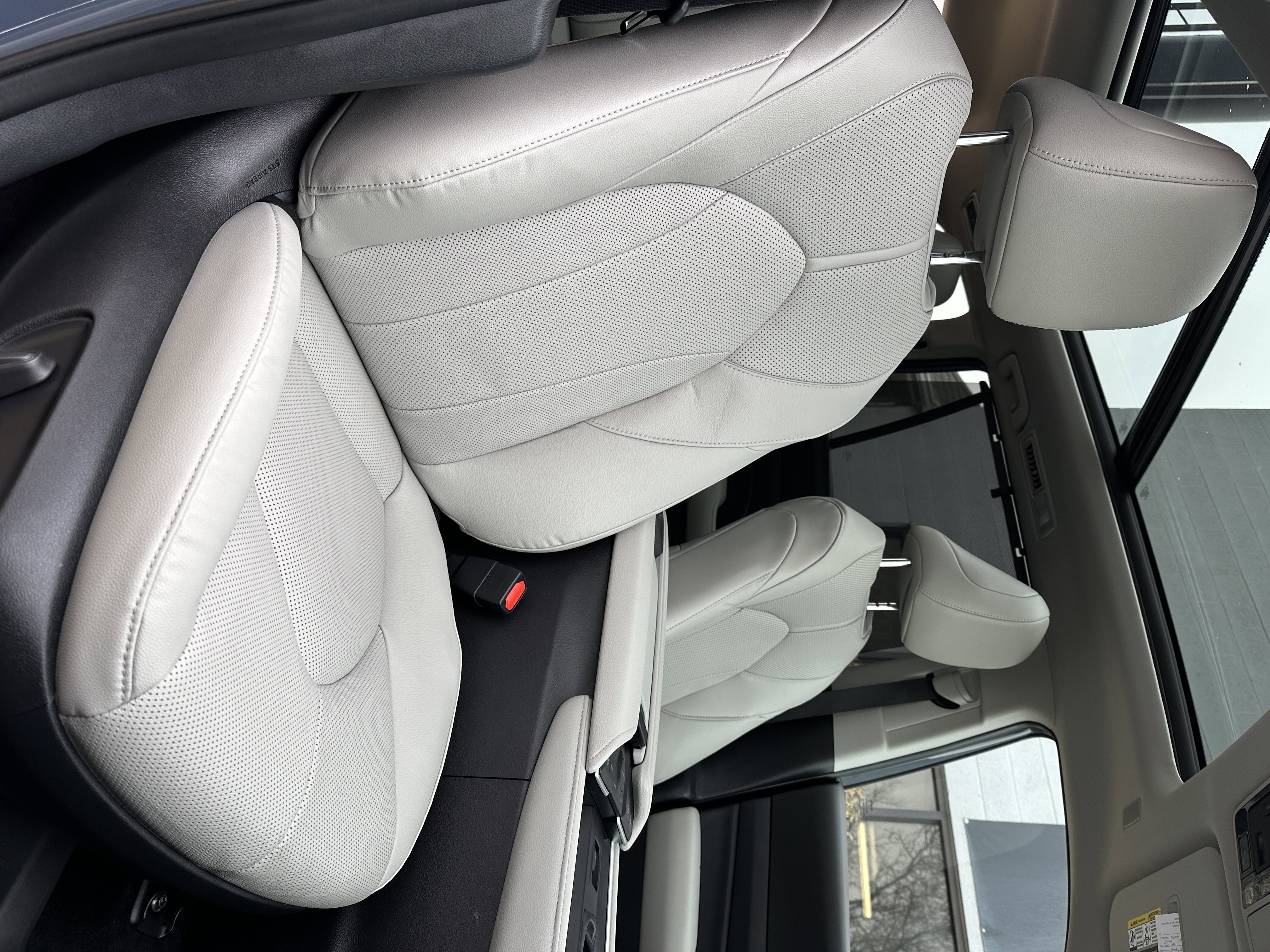 Used 2025 Toyota Grand Highlander AWD image 24