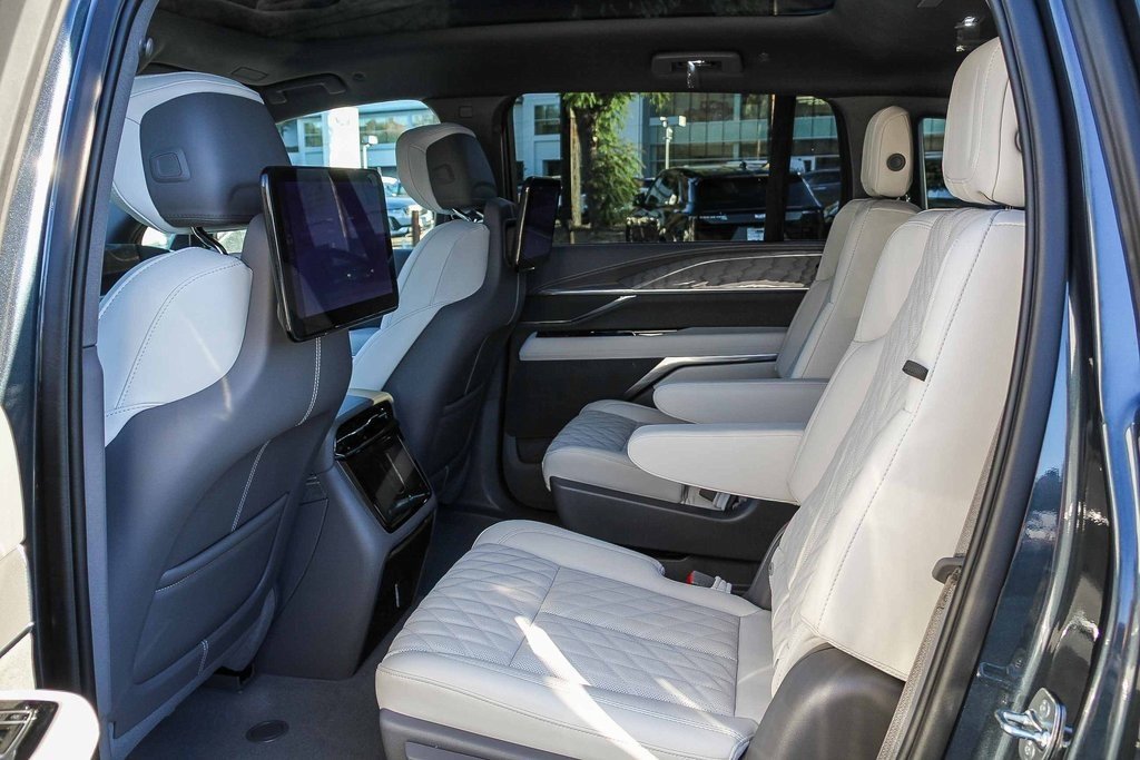 New 2026 Cadillac Escalade IQ Luxury 1 image 17