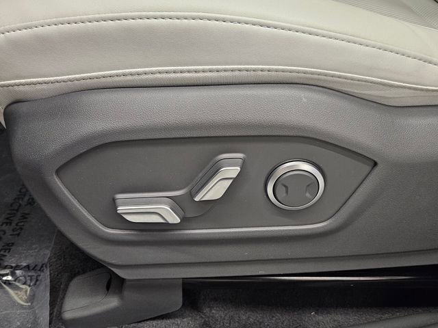 Used 2025 Hyundai Santa Fe SEL w/ Tow & Go Package image 11