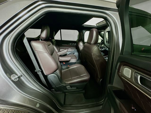 Used 2025 Ford Explorer Platinum w/ LUX Leather Package image 30