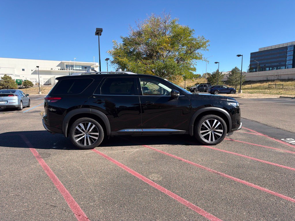 Used 2023 Nissan Pathfinder Platinum AWD/4WD image 5