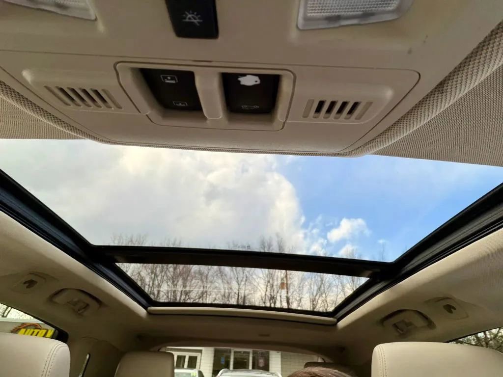 Used 2013 Cadillac SRX Luxury w/ Driver Awareness Package image 10