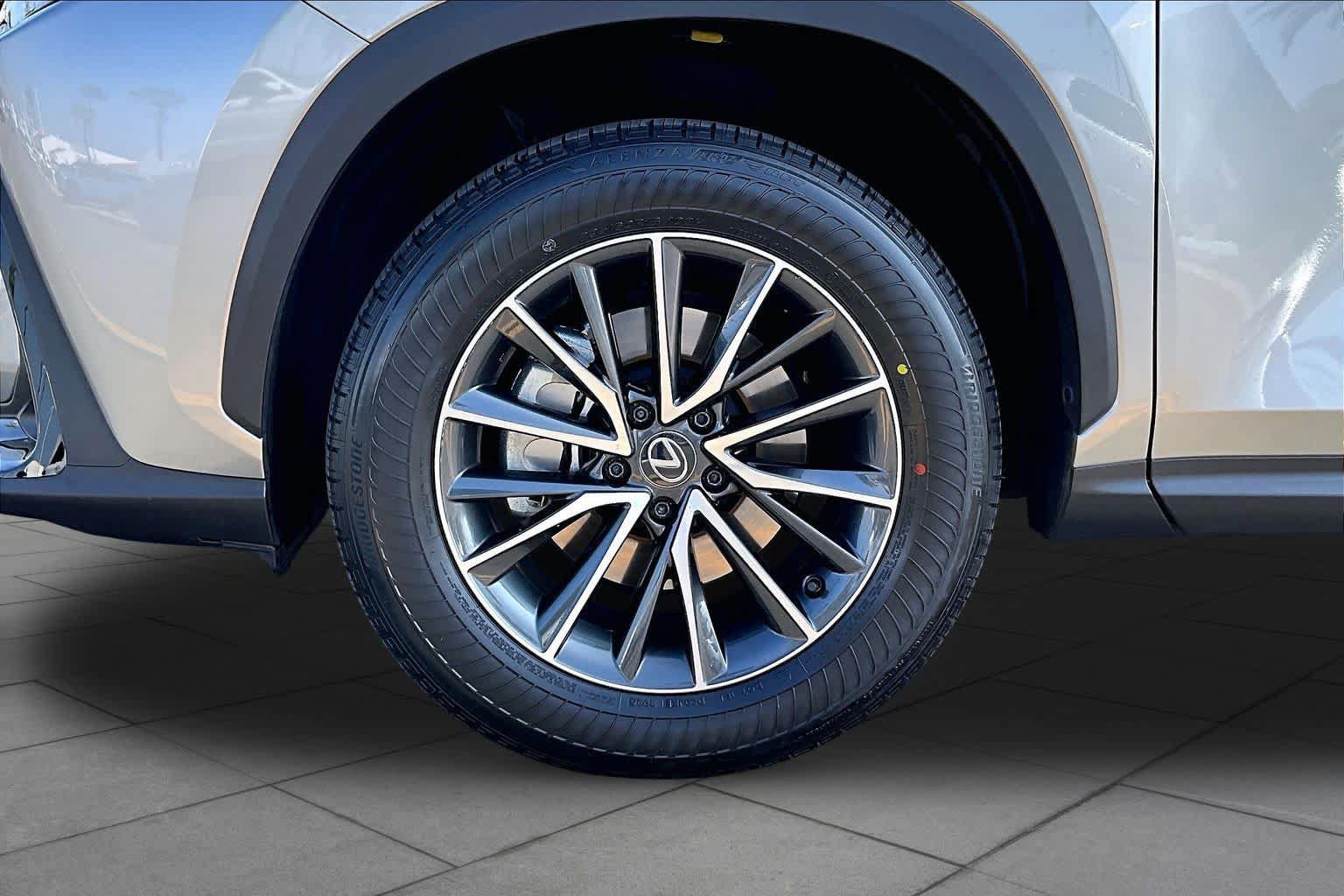 Used 2024 Lexus NX 350h AWD image 11