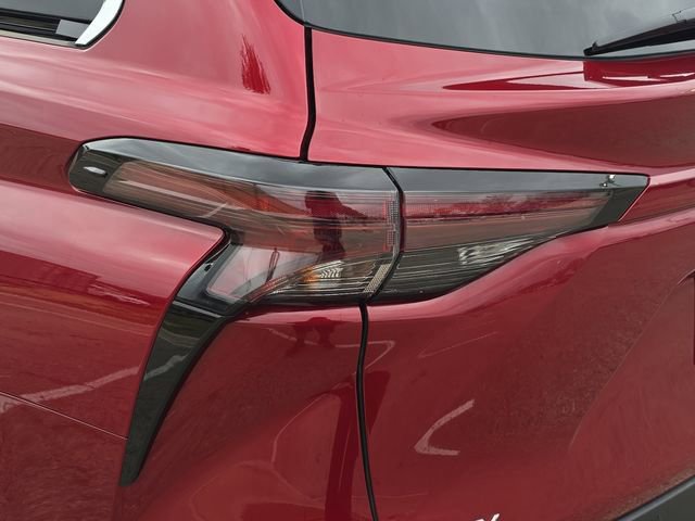 Used 2025 Toyota Sienna XLE image 36