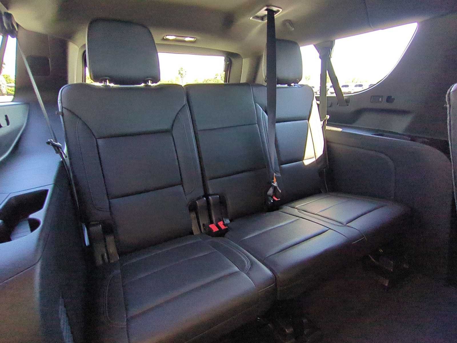 Used 2021 Chevrolet Suburban Z71 AWD/4WD image 25