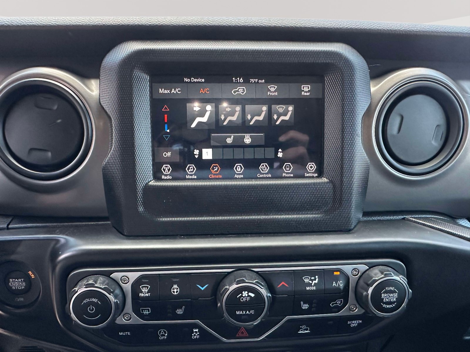 Used 2022 Jeep Wrangler Sport AWD/4WD image 10