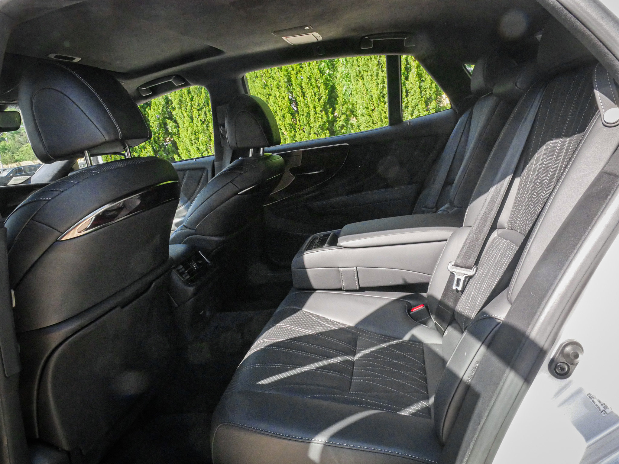 Used 2020 Lexus LS 500 w/ Interior Upgrade Package RWD image 31