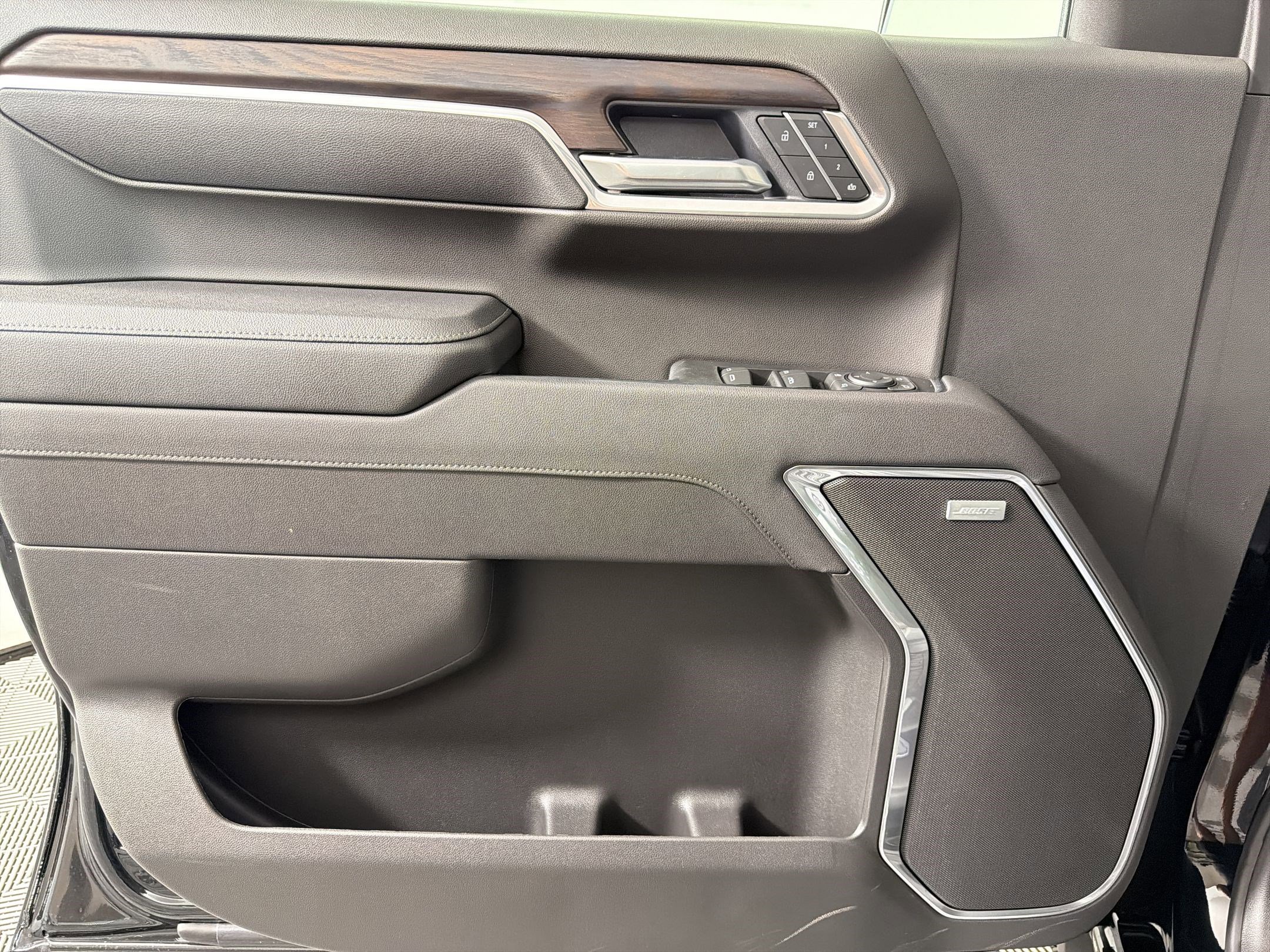 Used 2026 GMC Sierra 1500 SLT w/ SLT Premium Plus Package image 21