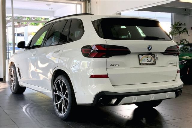 Certified 2024 BMW X5 xDrive50e w/ M Sport Package AWD/4WD image 5