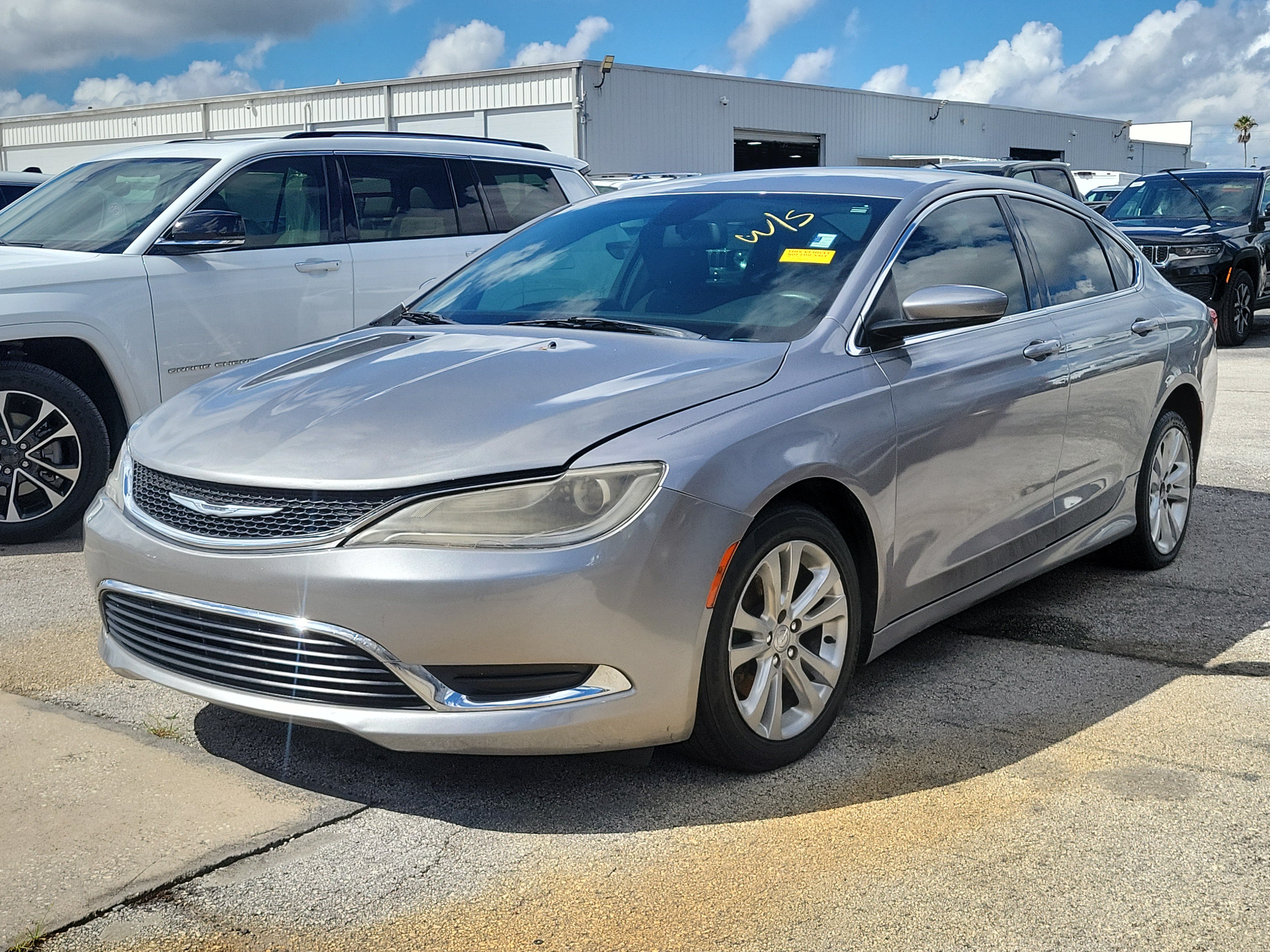 Used 2015 Chrysler 200 Limited FWD image 2