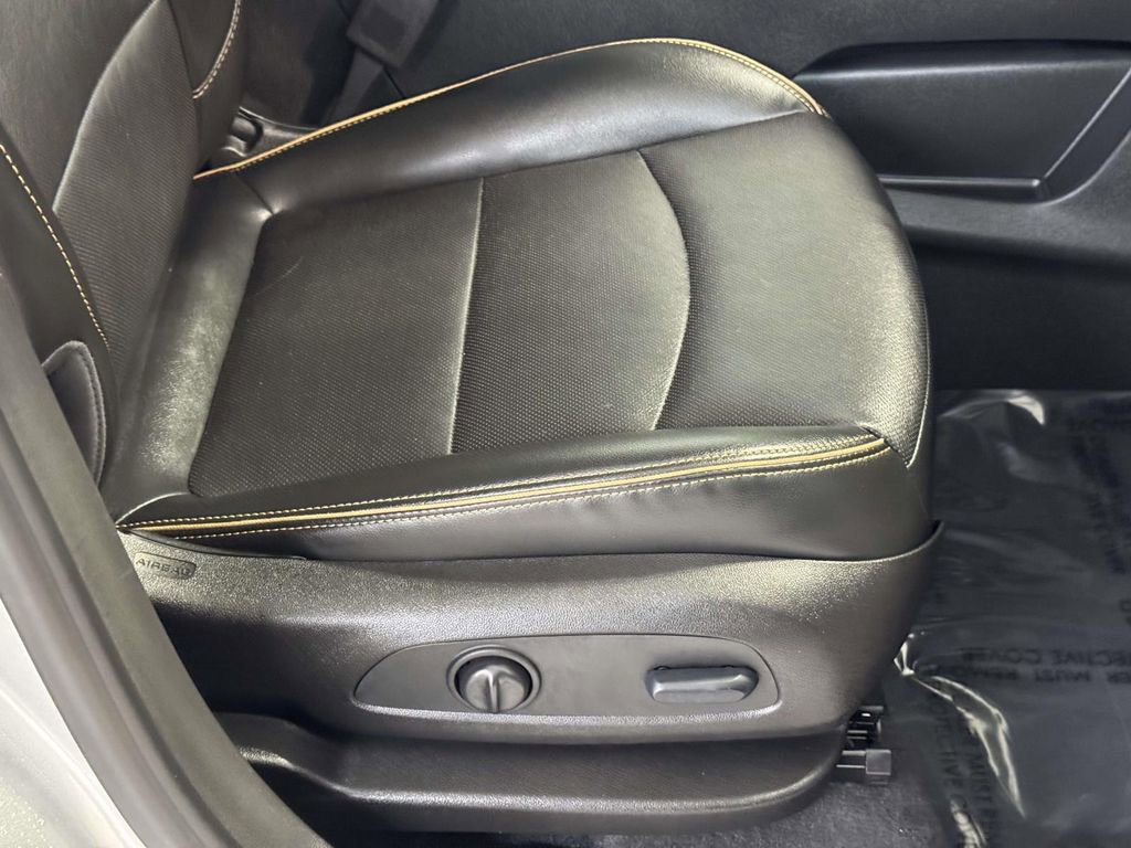 Used 2022 GMC Terrain AT4 image 11