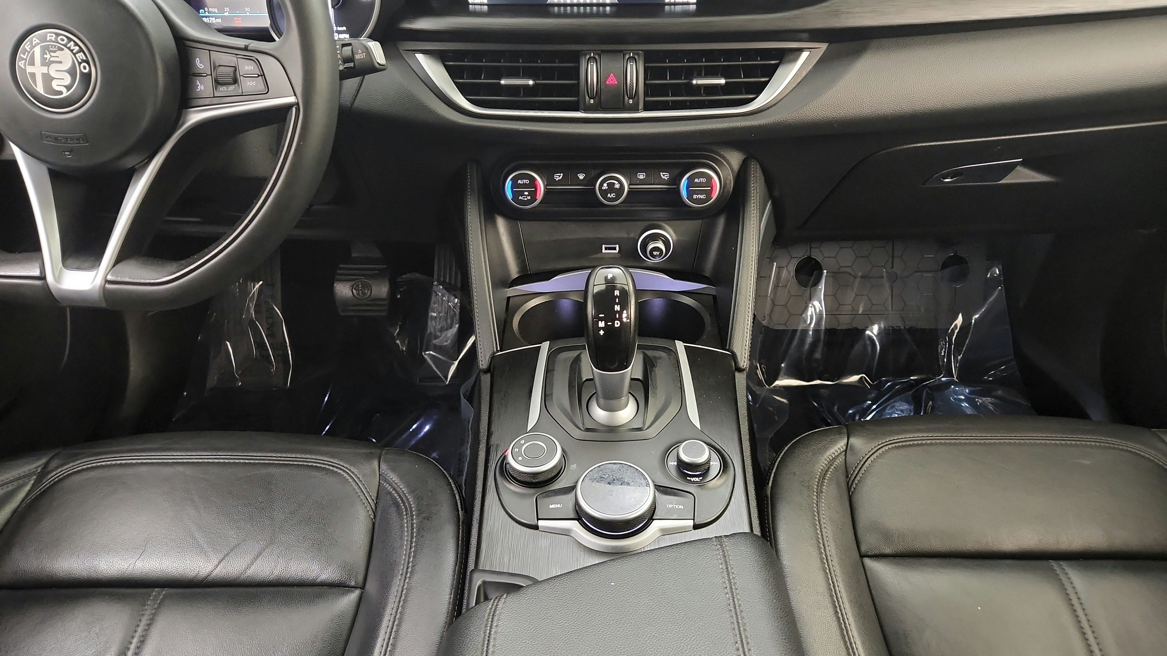 Used 2018 Alfa Romeo Stelvio AWD image 24