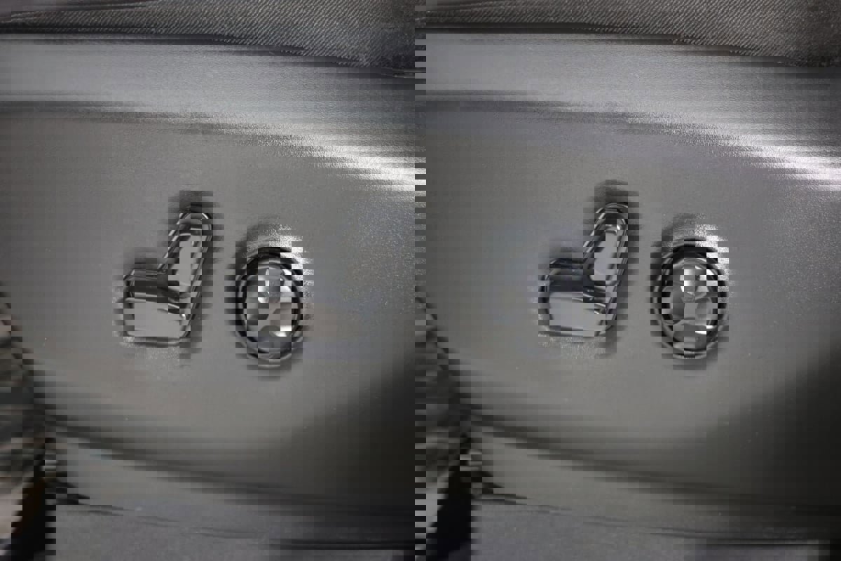 Used 2024 Chrysler Pacifica Touring-L image 23