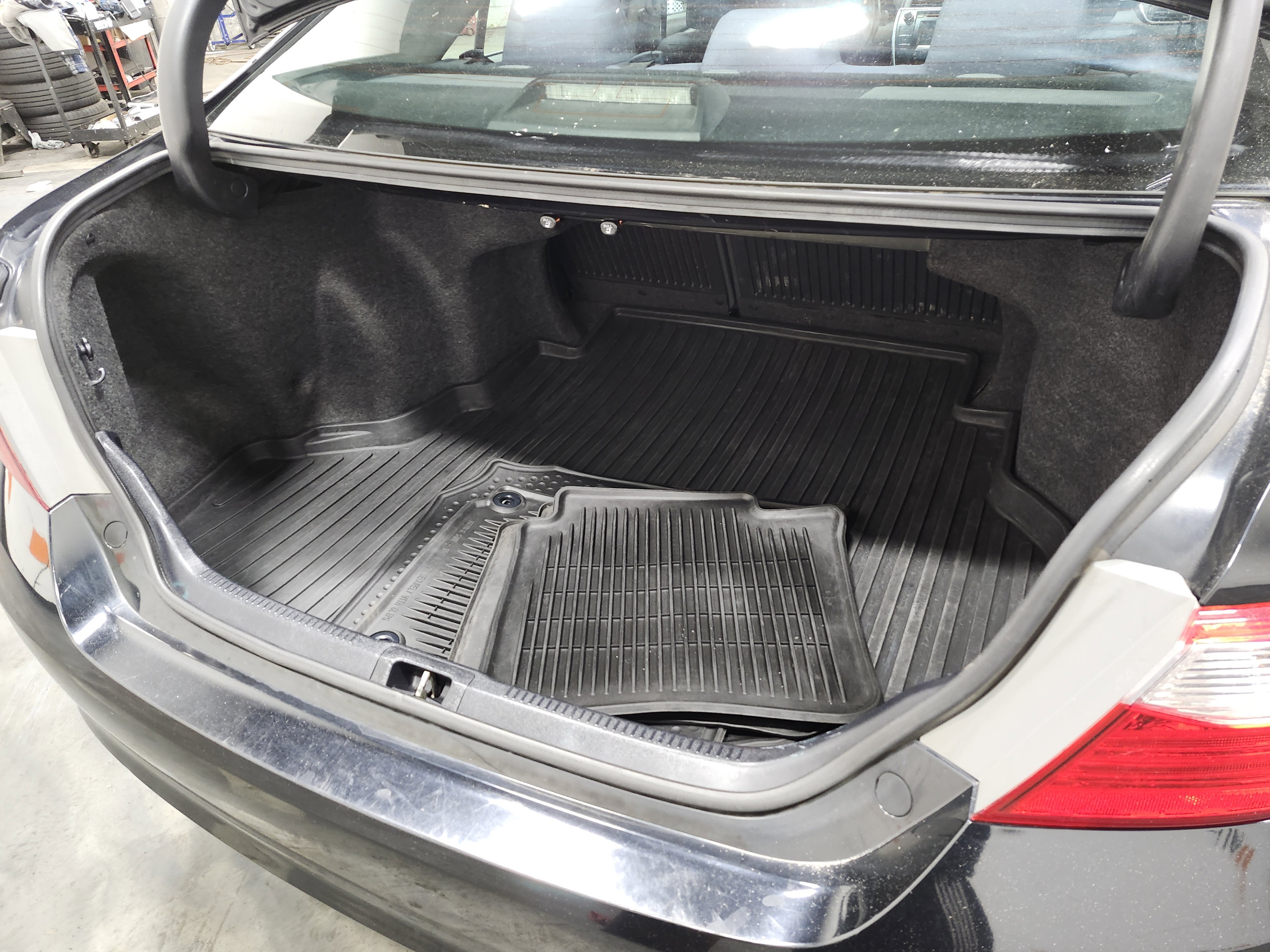 Used 2015 Toyota Camry LE image 19