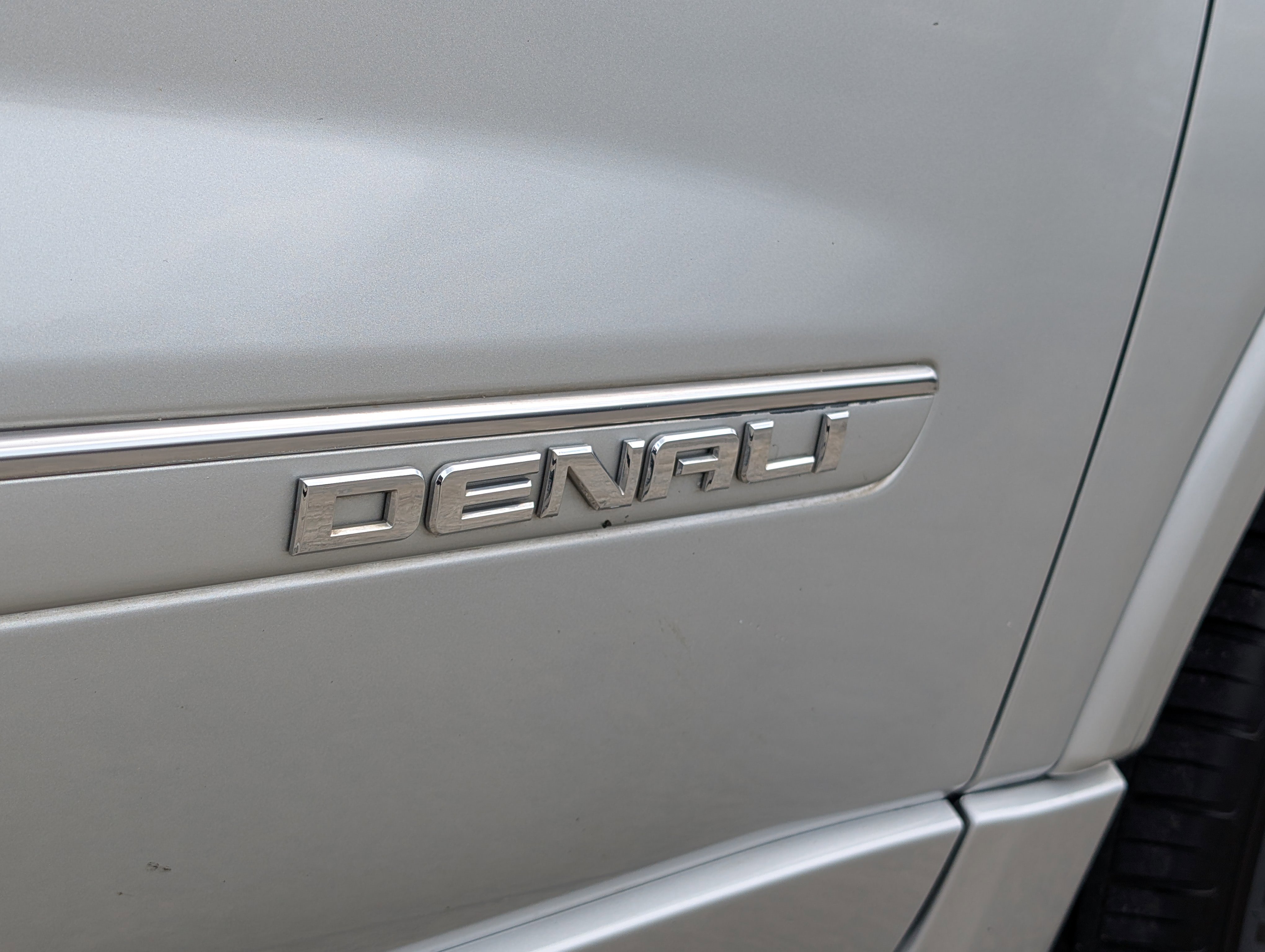 Used 2011 GMC Acadia Denali FWD image 30