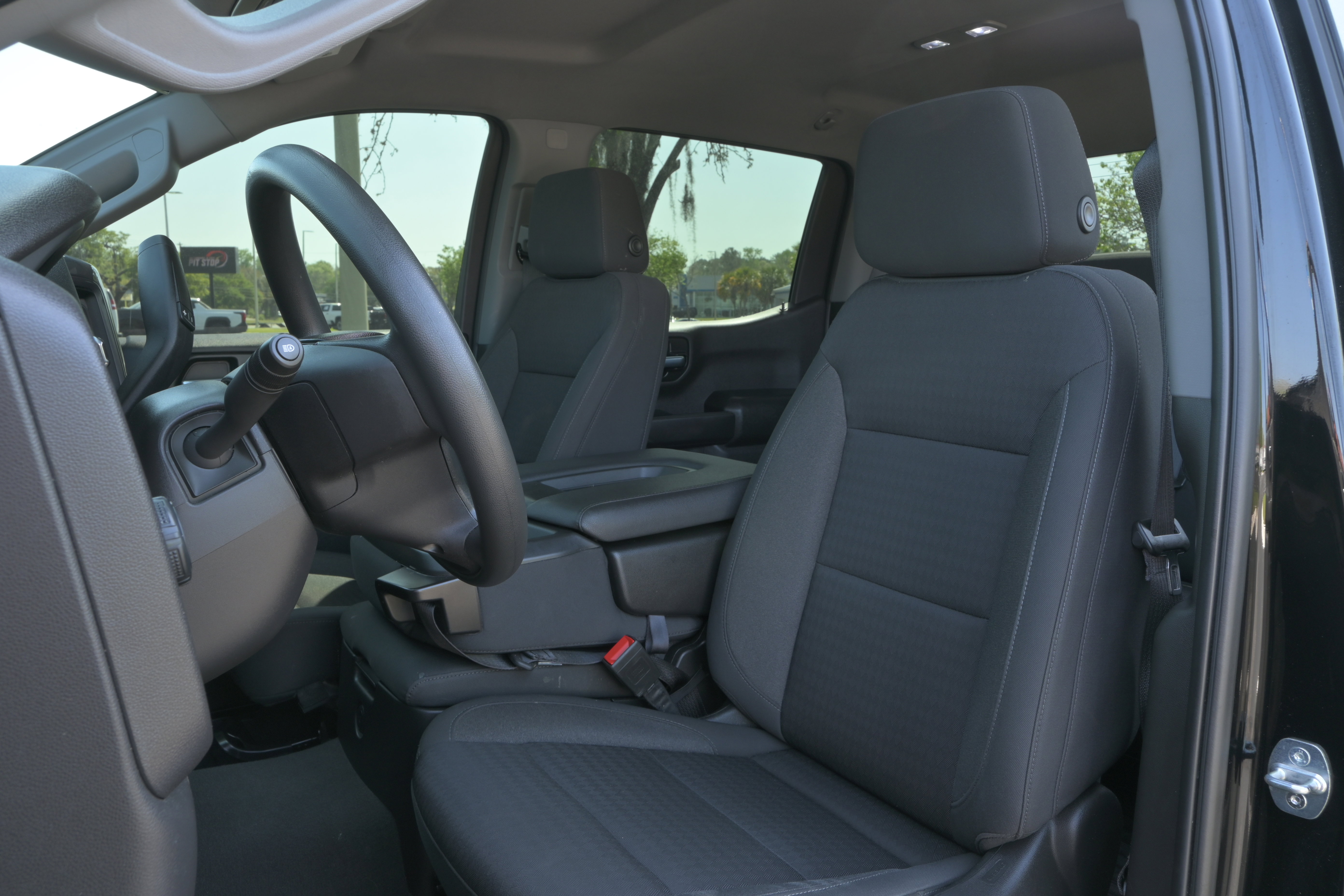 Used 2023 Chevrolet Silverado 1500 Custom image 9