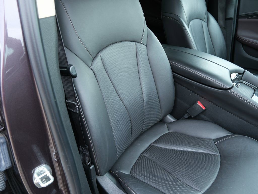 Used 2017 Buick Envision Essence image 30