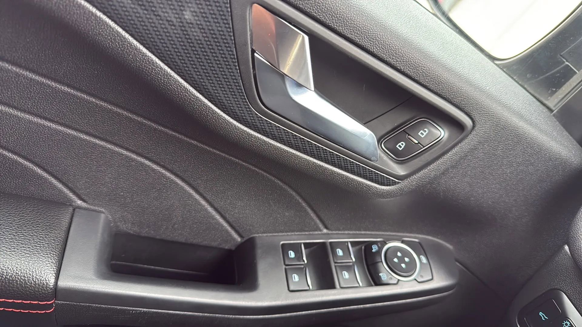 Used 2023 Ford Escape ST-Line FWD image 22