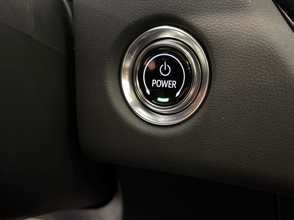 New 2025 Cadillac Lyriq Luxury image 17