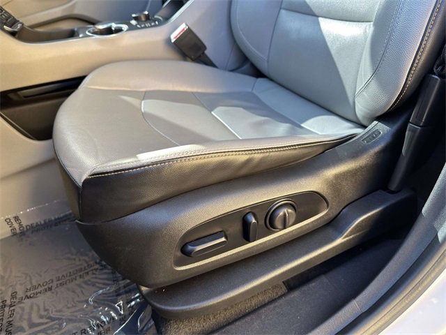 Used 2021 GMC Terrain SLT w/ LPO, Bright Accent Package image 19