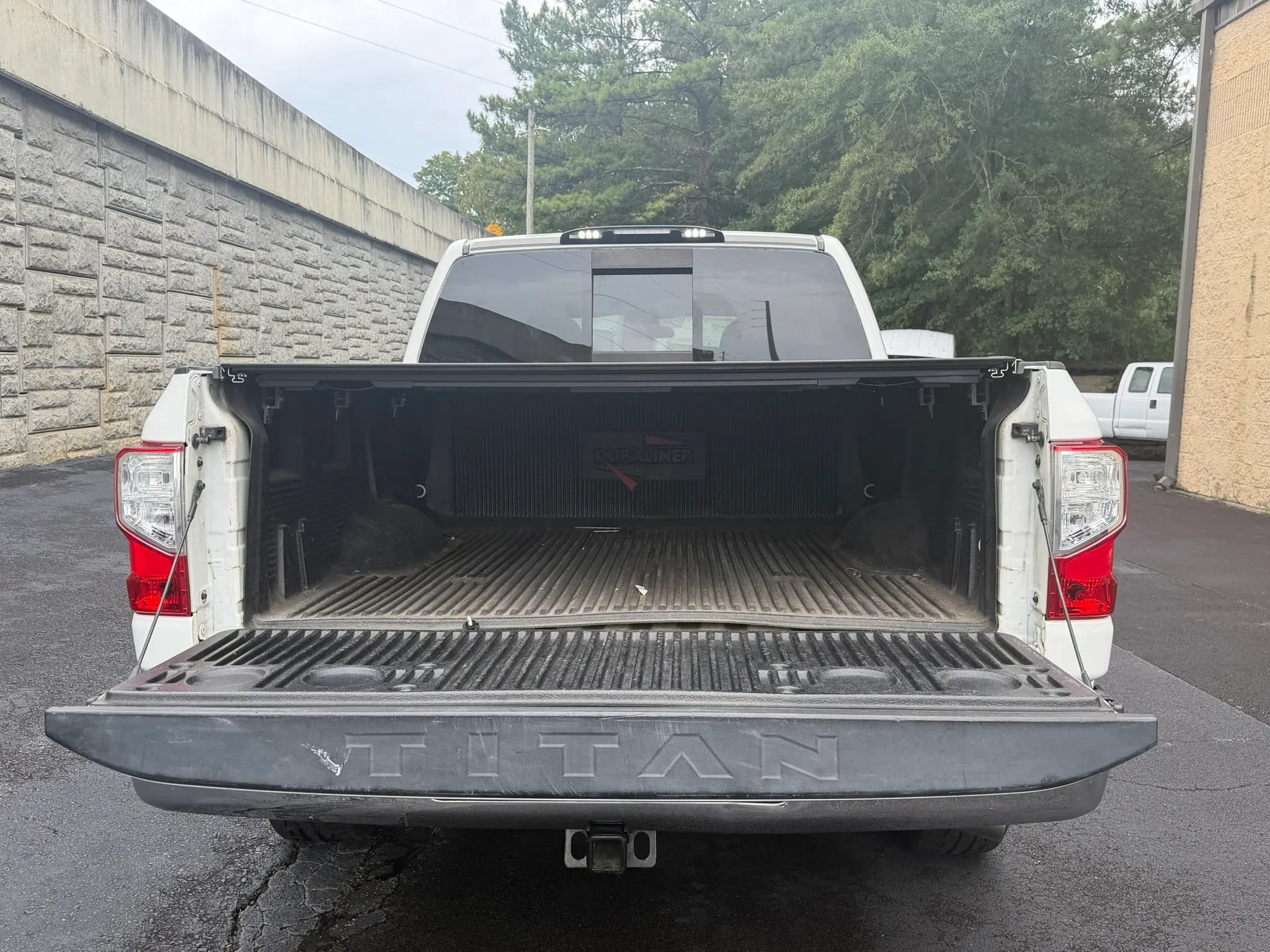Used 2017 Nissan Titan SV RWD image 32