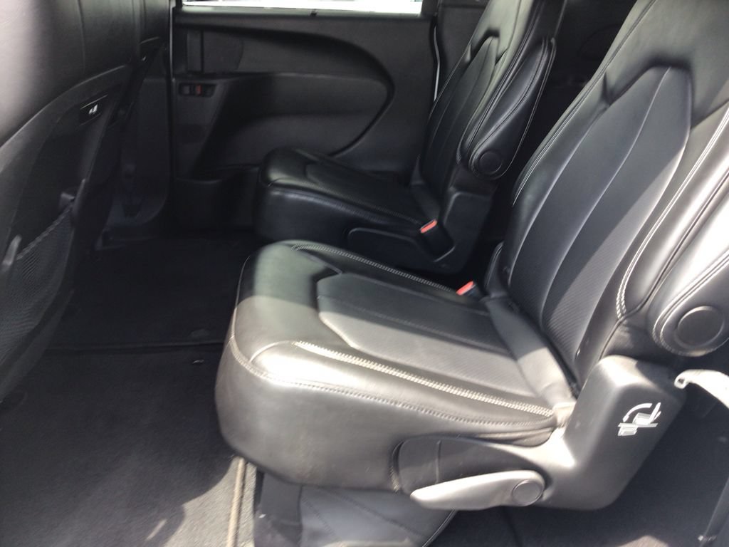 Used 2025 Chrysler Pacifica Select FWD image 10