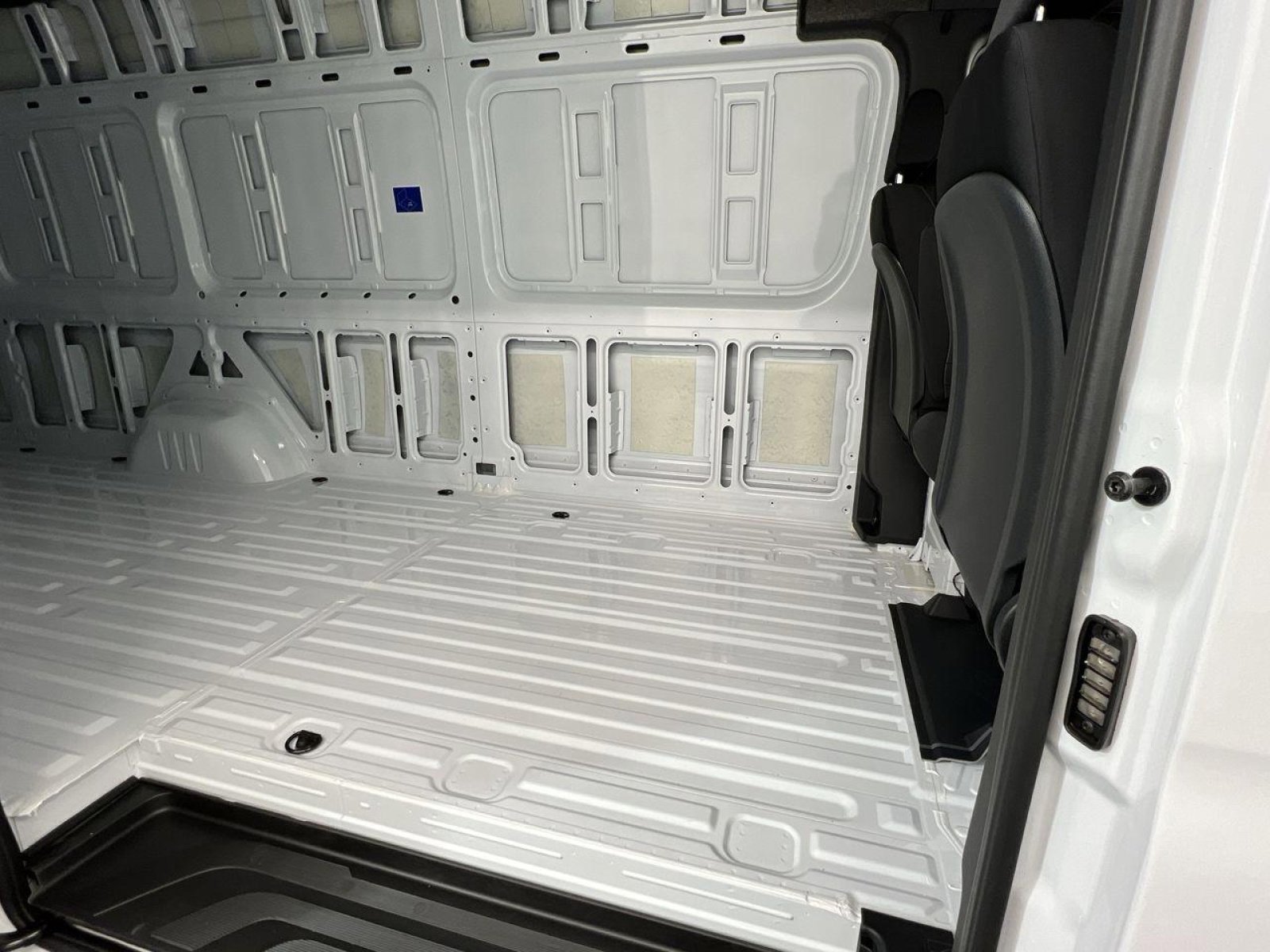 New 2025 Mercedes-Benz Sprinter 2500 image 23