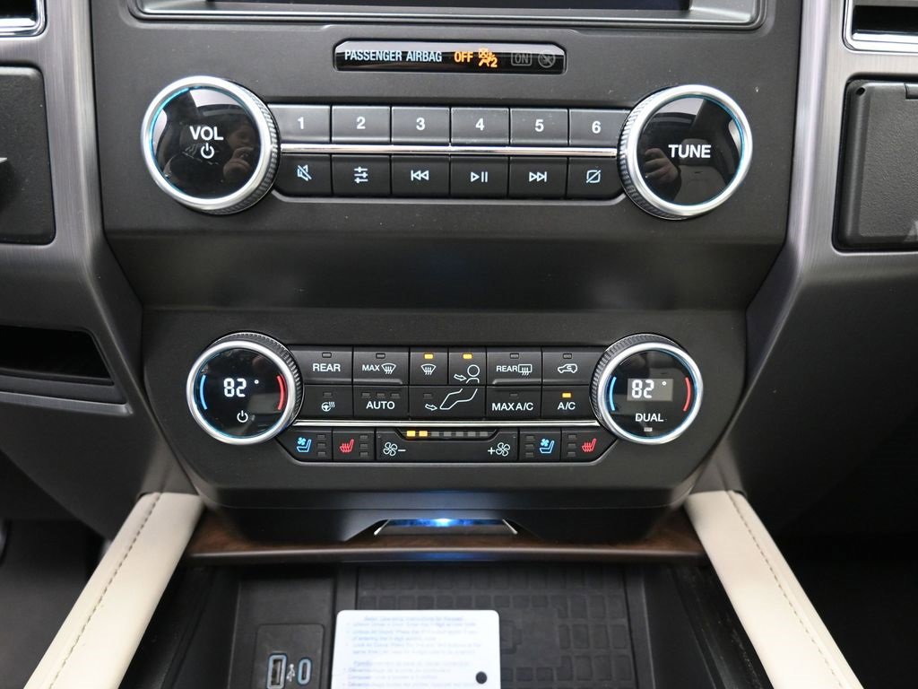 Used 2021 Ford Expedition Platinum image 9
