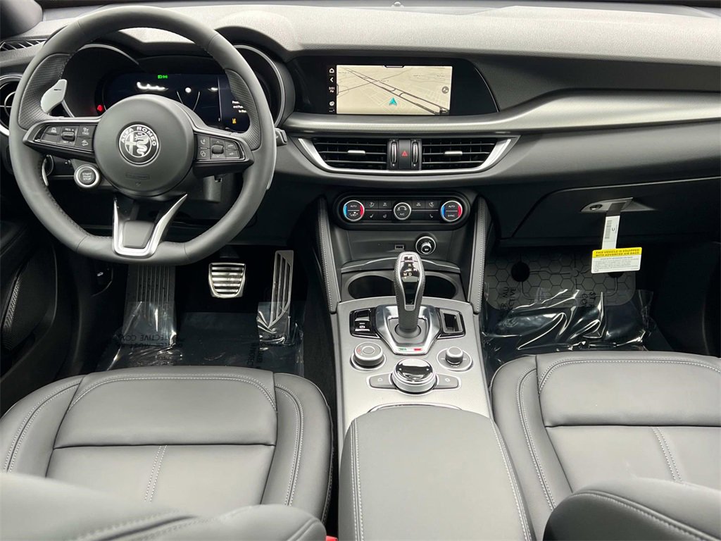 New 2025 Alfa Romeo Stelvio Sprint image 3