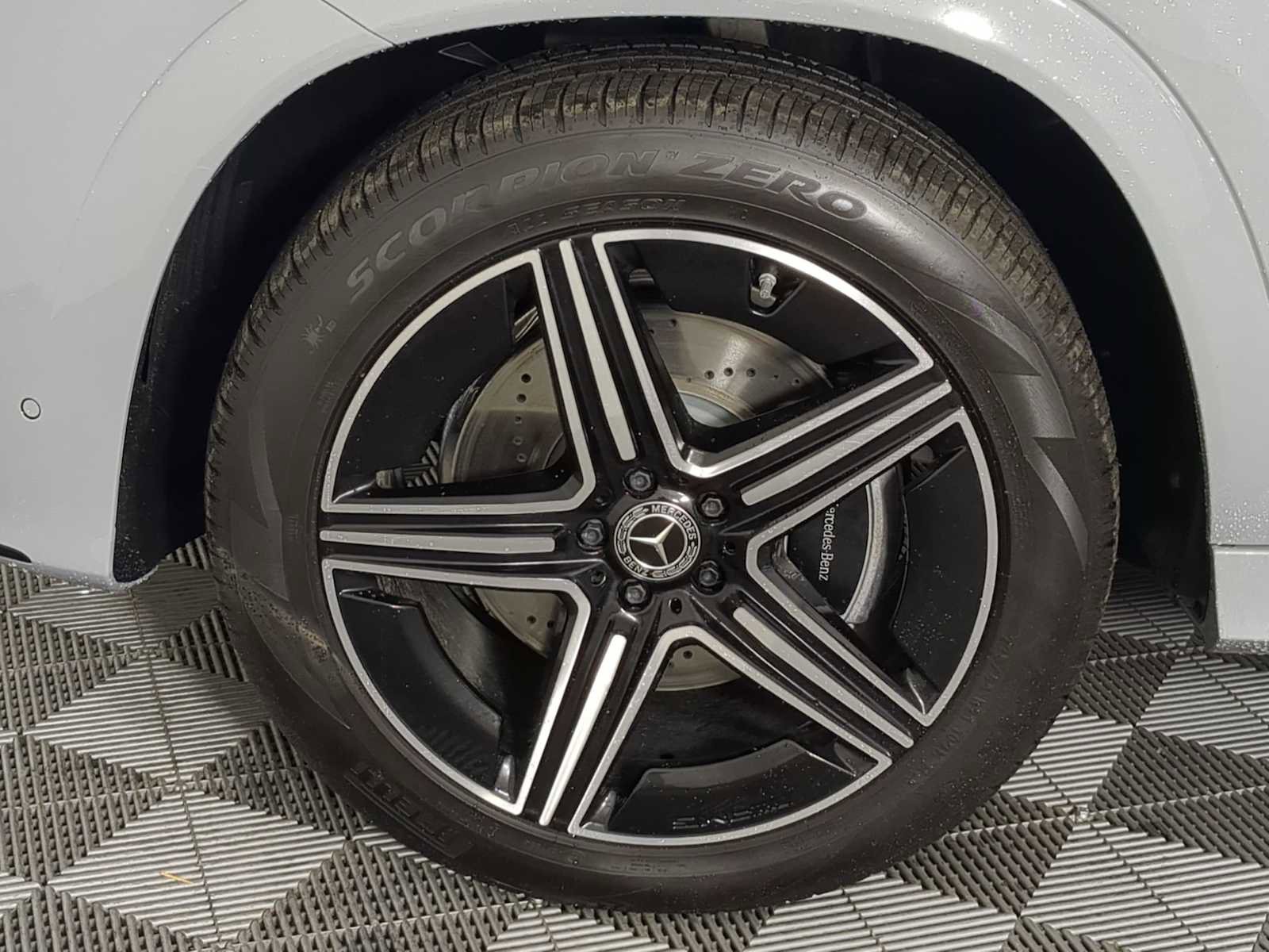 New 2026 Mercedes-Benz GLE 450 4MATIC image 12