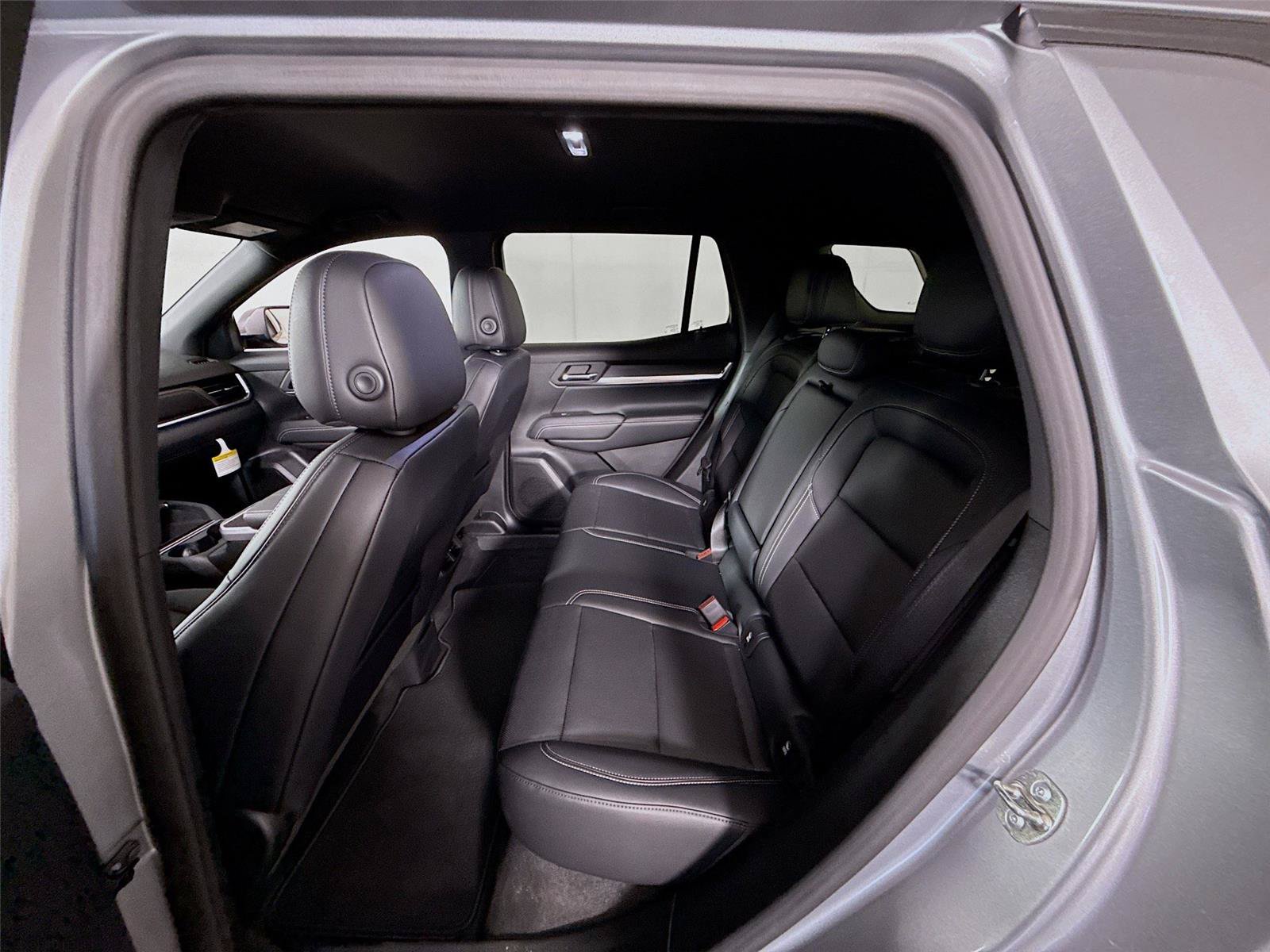 New 2026 GMC Terrain Elevation w/ Elevation Premium Package AWD/4WD image 17