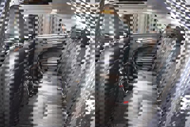 Used 2016 Chrysler 300 Limited image 21