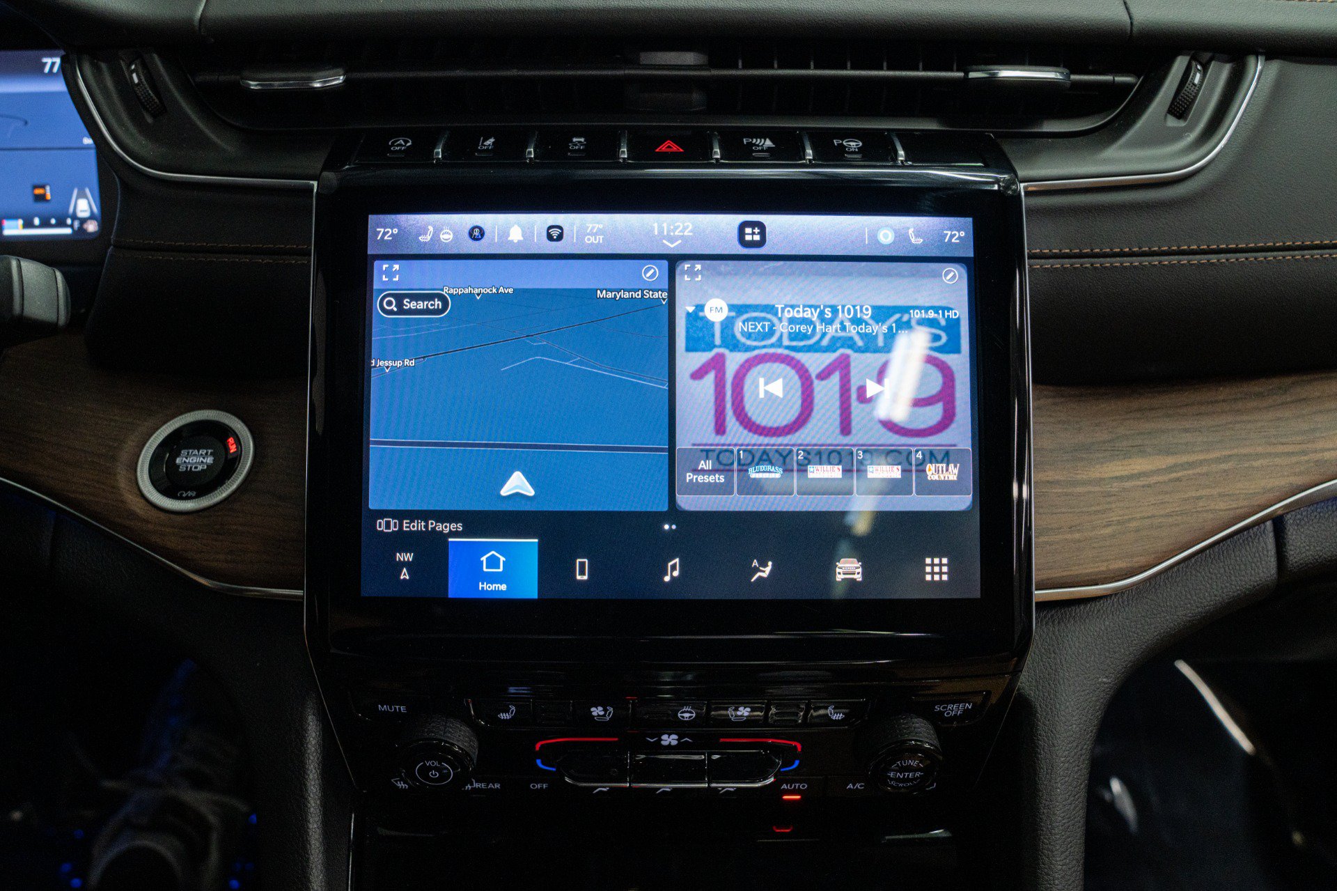 Used 2023 Jeep Grand Cherokee Summit AWD/4WD image 37