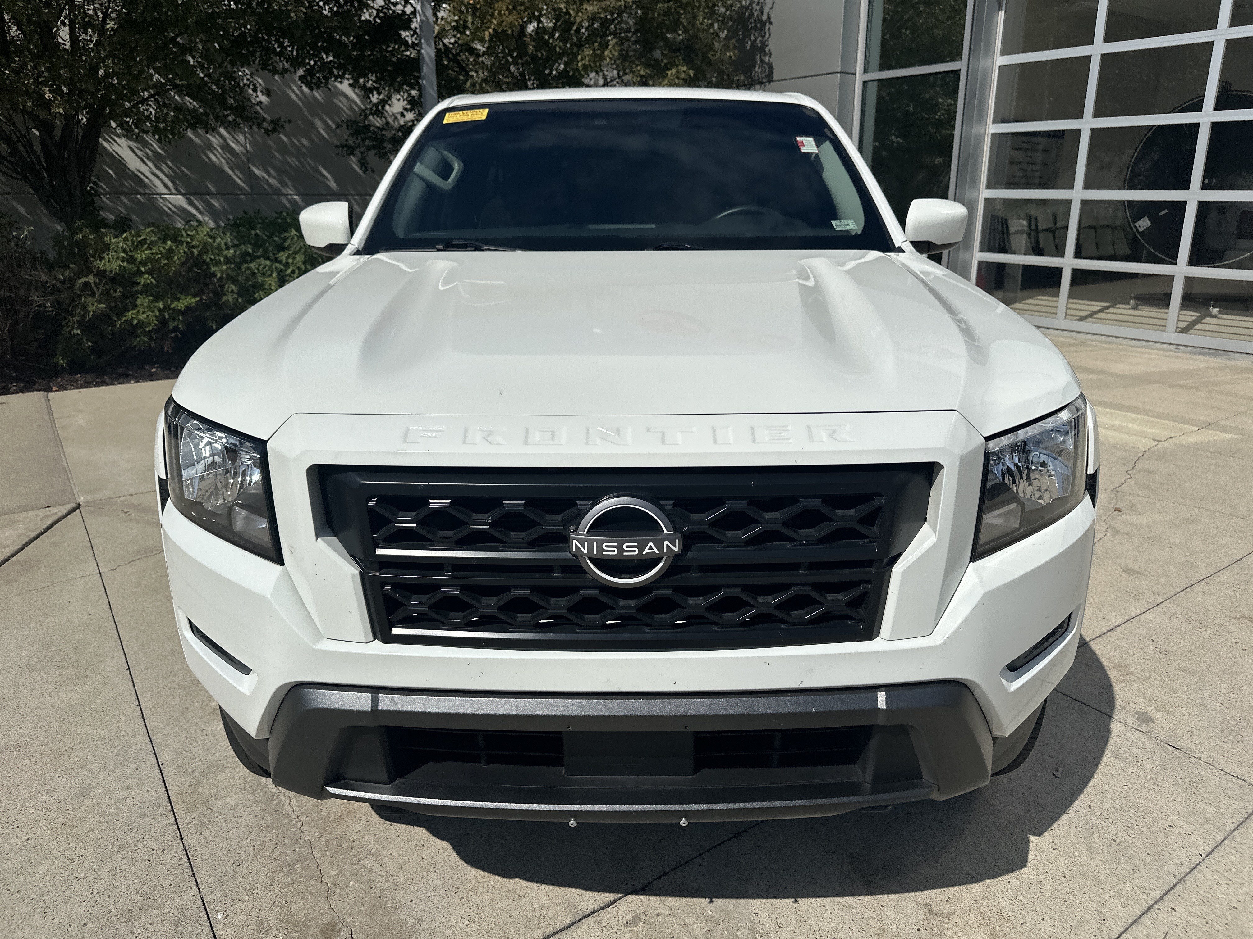 Used 2022 Nissan Frontier SV w/ Technology Package AWD/4WD image 5