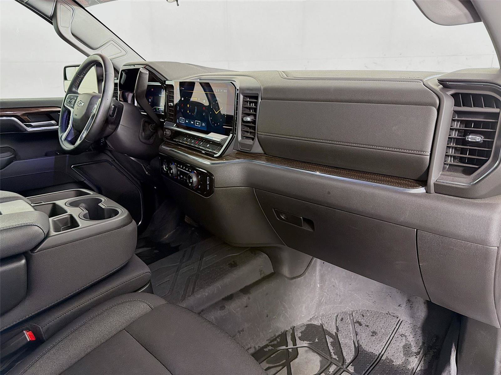 Used 2024 Chevrolet Silverado 1500 RST w/ Protection Package AWD/4WD image 32