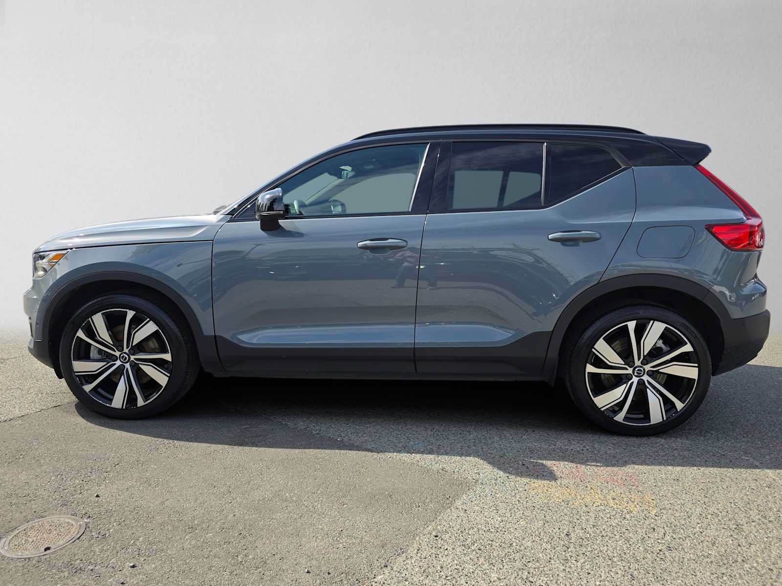 Used 2022 Volvo XC40 P8 Recharge Ultimate AWD/4WD image 6