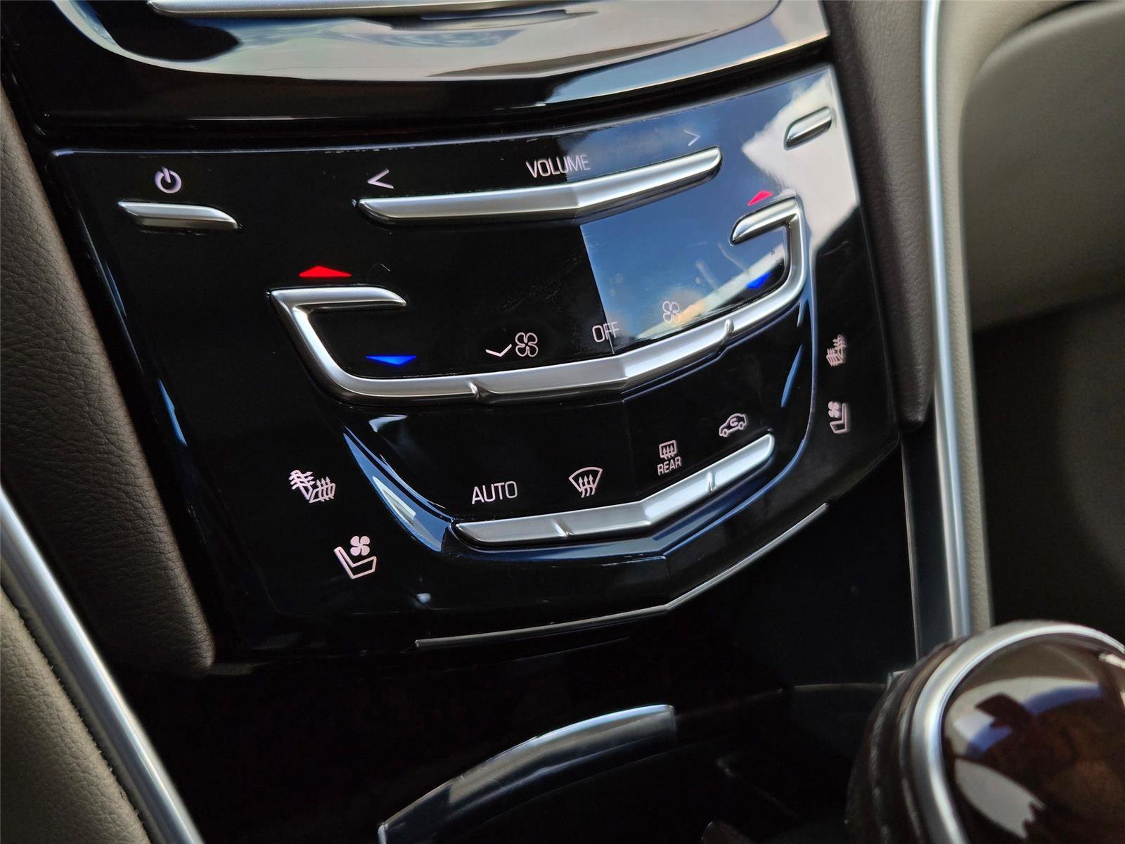 Used 2013 Cadillac XTS Premium FWD image 20