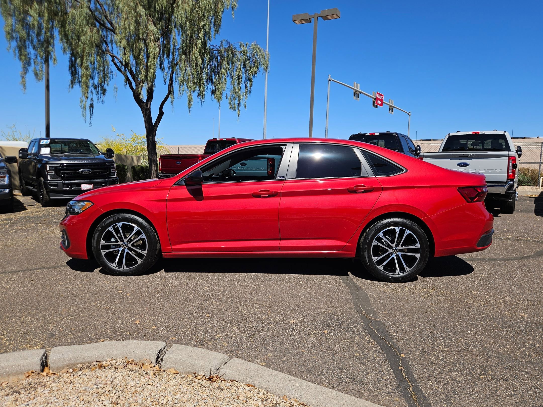 Used 2024 Volkswagen Jetta Sport image 9