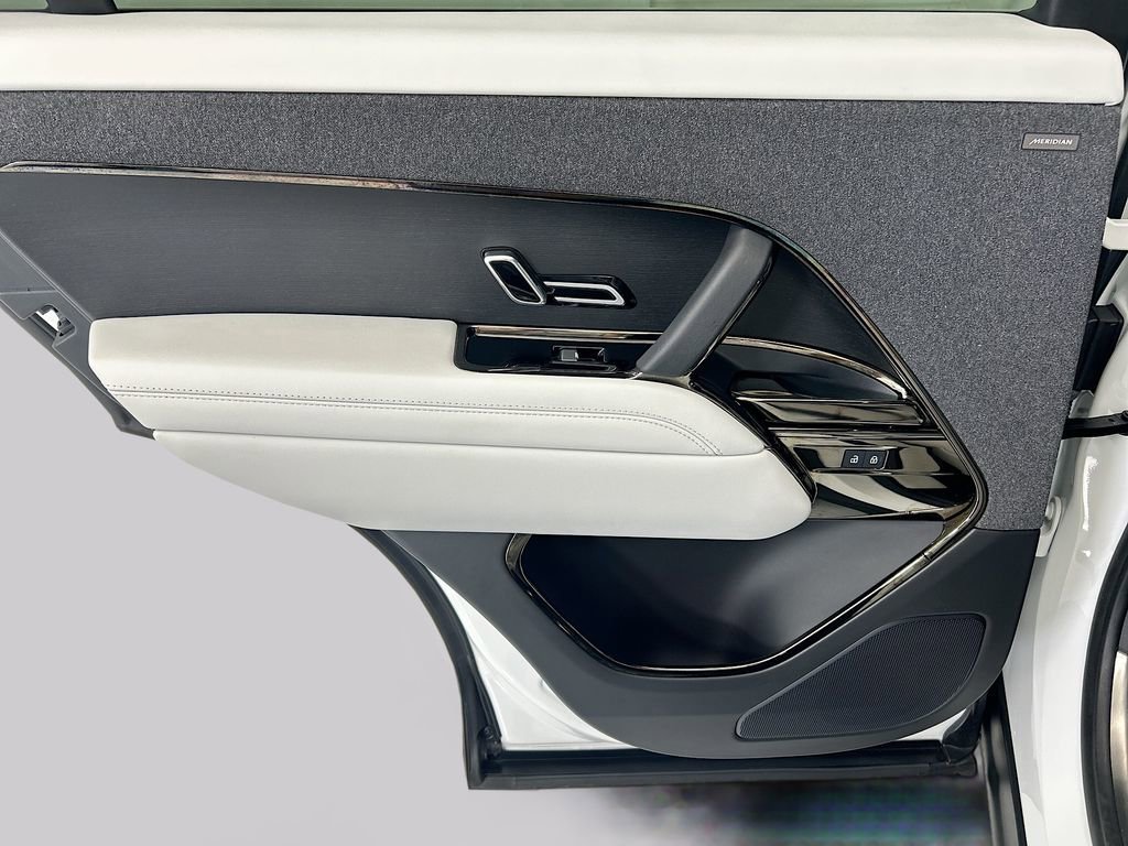 Certified 2024 Land Rover Range Rover Sport SE image 25