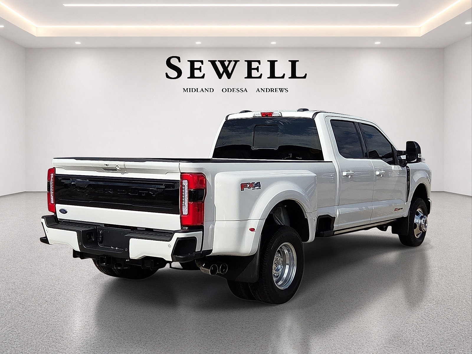 Used 2026 Ford F350 Platinum AWD/4WD image 4