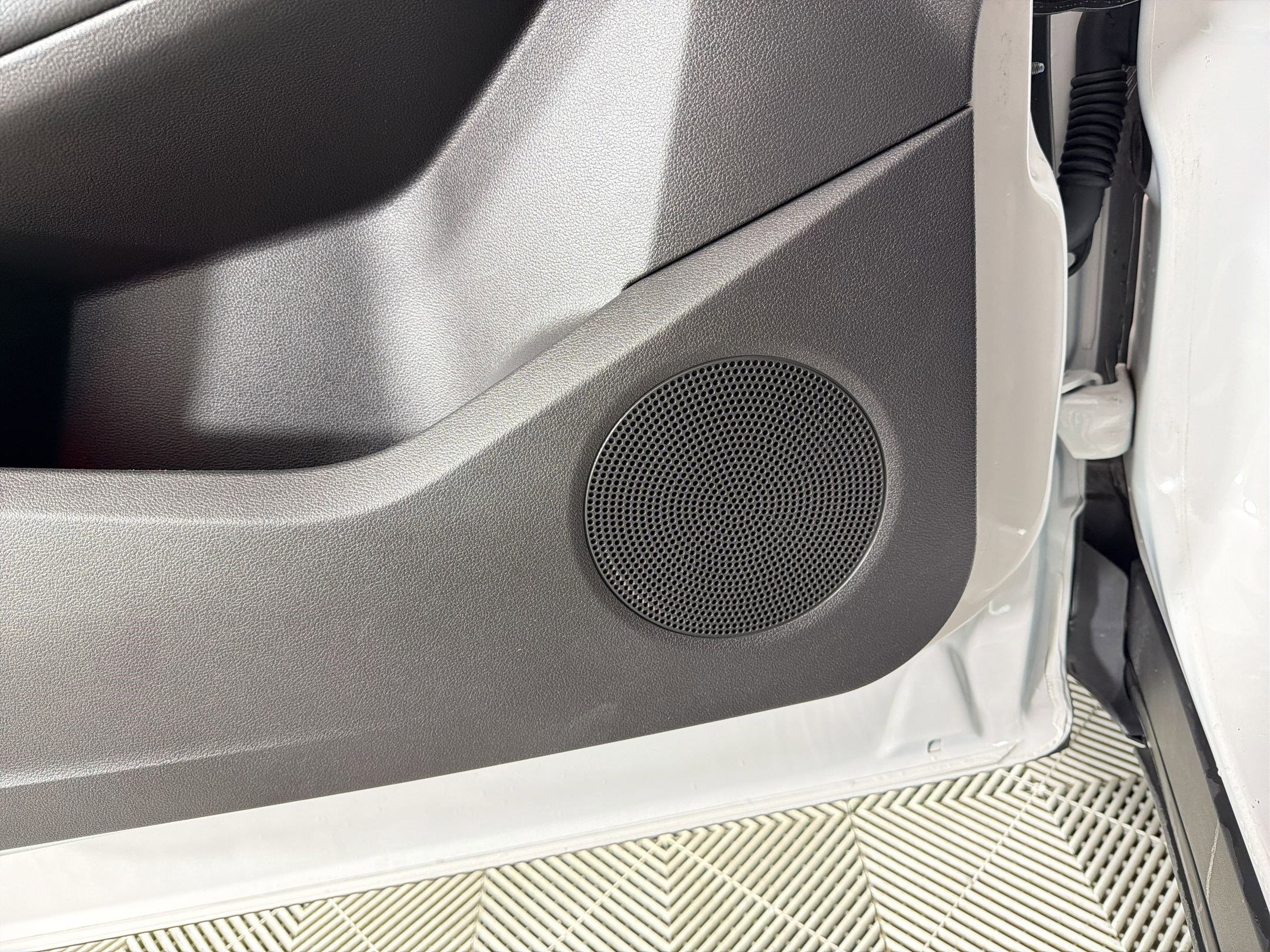 Used 2019 Ford Escape Titanium image 22