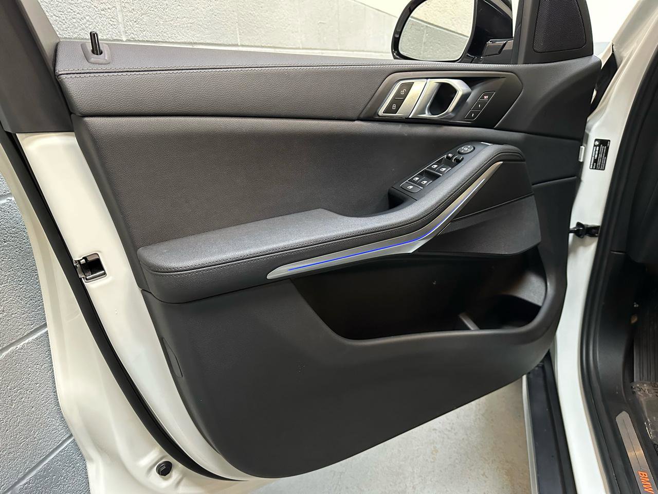 Used 2022 BMW X5 xDrive40i w/ Climate Comfort Package image 15