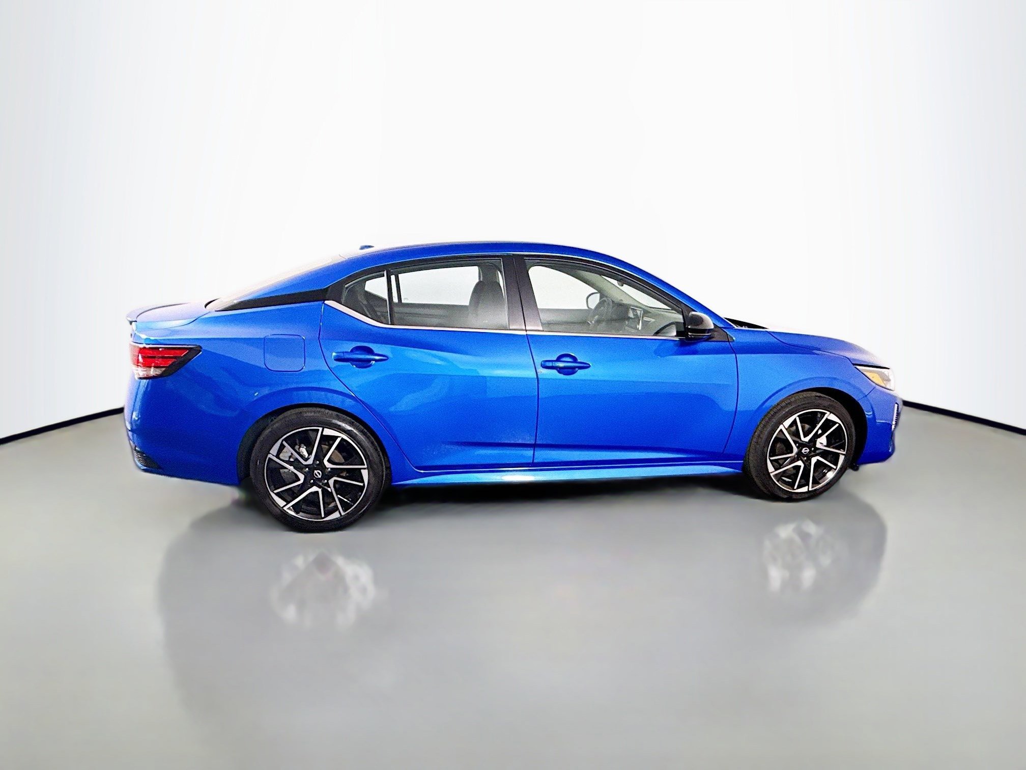 Used 2025 Nissan Sentra SR image 11