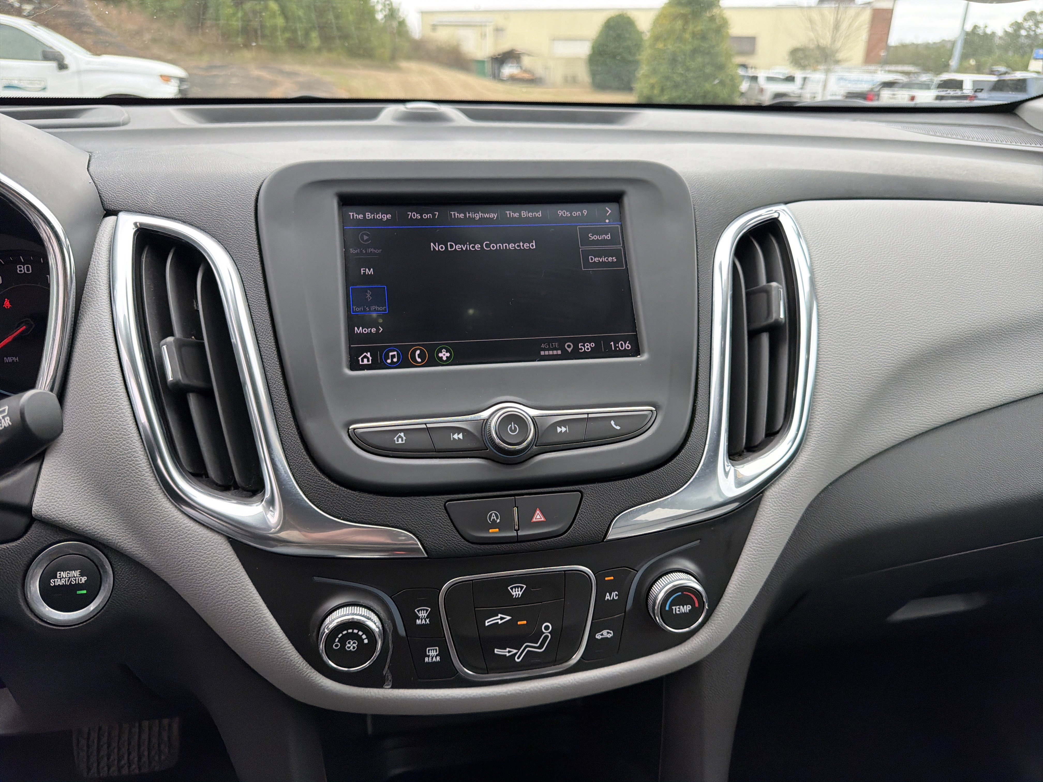 Used 2023 Chevrolet Equinox LS w/ LS Convenience Package FWD image 27